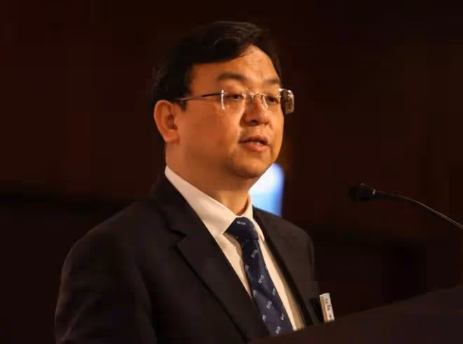 回顧王傳福：幼年父母雙亡，嫂子賣嫁妝交學費，如今身價百億報恩