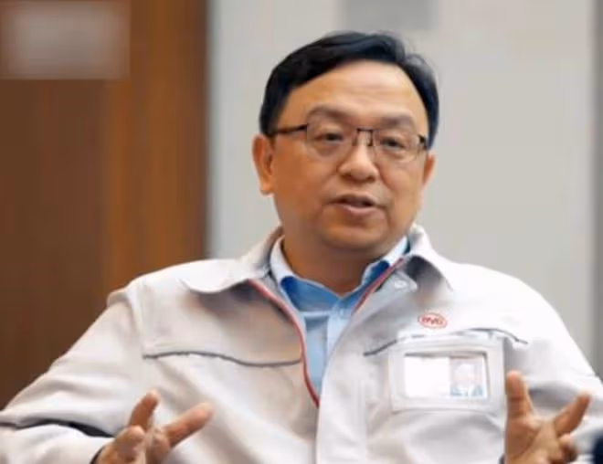 回顧王傳福:幼年父母雙亡,嫂子賣嫁妝交學費,如今身價百億報恩