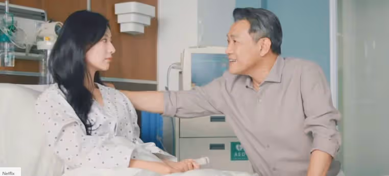 我平常跟兒子媳婦住幫忙帶小孩，母親節週末「親家說要來看孫子」我打算回老家休息！媳婦卻「用一理由要我留下」我內心火大又委屈，但卻不敢拒絕… # 結果接下來兒子開口了