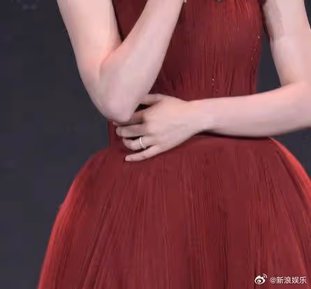 陳妍希被爆婚變5天「首次出席公開活動」! 無名指婚戒成焦點
