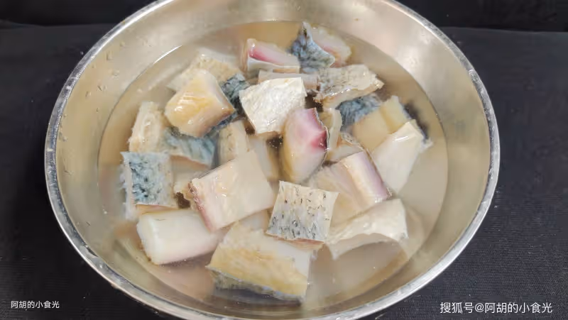 茄子和它天生一對,明白人都這樣吃!一煎一燒香透了,一口鮮軟絕味,滋味無窮