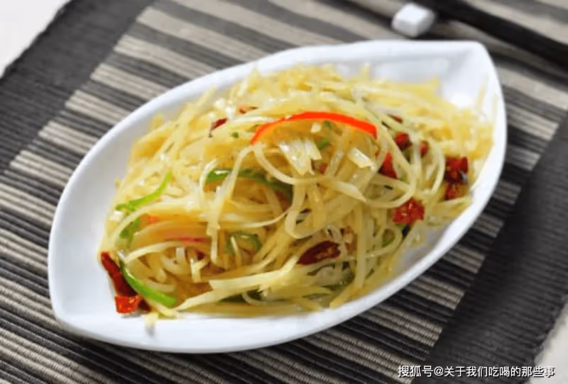 炒土豆絲,牢記「3個竅門」,出鍋後又脆又香,教您正確做法