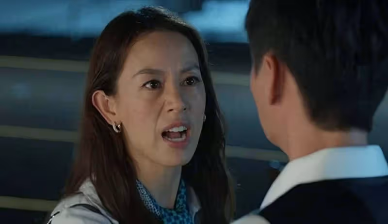 香港女星梁靖琪對鮮肉老公一見鍾情，靠父親上位，再婚後連生倆子