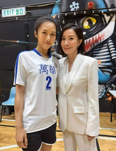 TVB港姐新劇與視帝演情侶，因《新聞女王》內心戲被監製看好