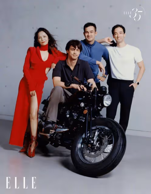 61歲韋唯連登時尚大刊,穿深V秀美腿美背,再現亞洲雄風