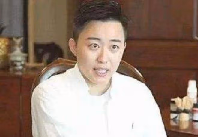 2019年,吉林女富豪50萬買精子,生下五國混血女兒,如今怎樣了?