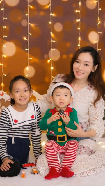 45歲港姐內地不間斷直播!網友驚訝不見憔悴!曾未婚產子生父成謎