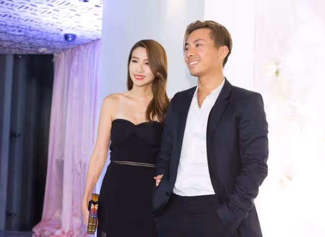 香港知名女歌手港姐面試照曝光!曾自嘲不會化妝!網民稱幸好沒入圍