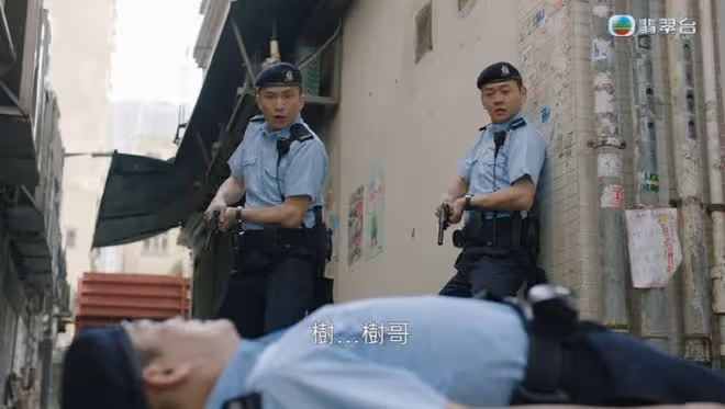 TVB警匪劇昨晚首播!2月離世男星剛出場即被一槍打中!