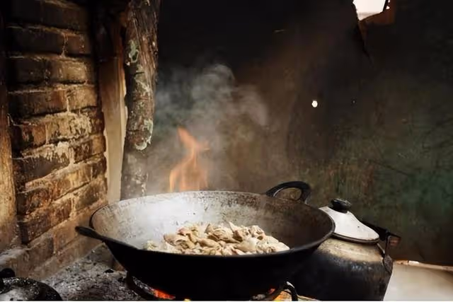 1999年四川「媳燉婆案」:將婆婆燉成「肉湯」,一家人吃不出來