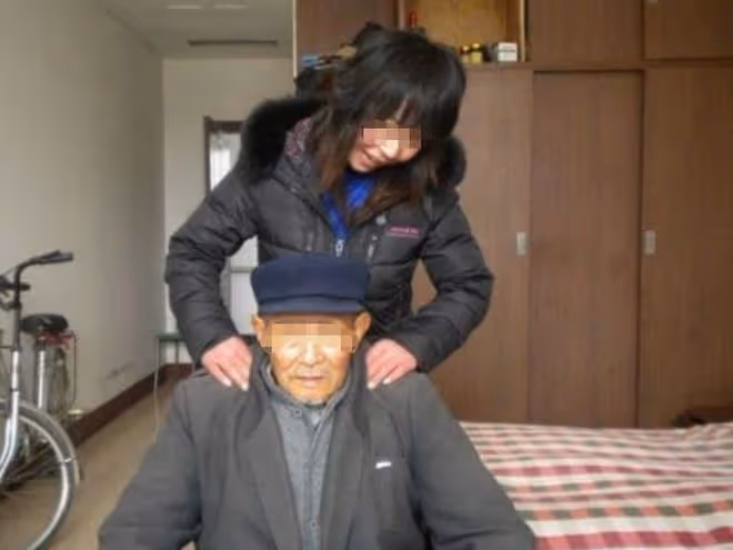 回顧:保姆為拆遷款嫁老頭,丈夫剛死喜笑顏開,翻開房產證後崩潰