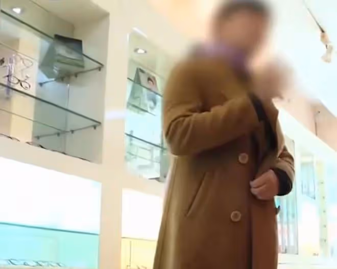 回顧:保姆為拆遷款嫁老頭,丈夫剛死喜笑顏開,翻開房產證後崩潰