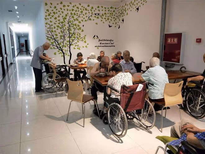 回顧:新型養老方式「酒店養老」,90歲奶奶親自體驗後,不想走了