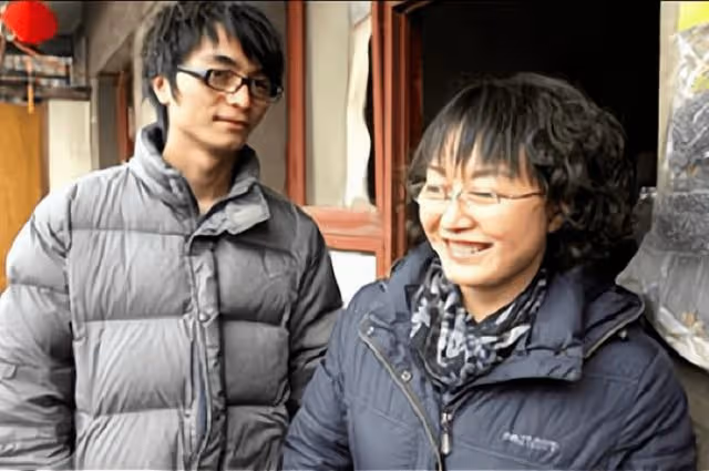 19年前,兩男孩扒在飛機起落架上從昆明飛到重慶,後來怎樣了?