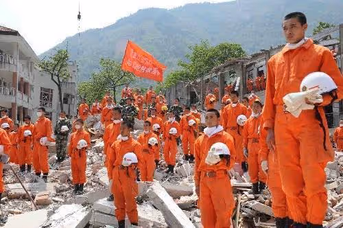 2008年的汶川地震，那位叫總理讓路的救災士兵，後來怎麼樣了？