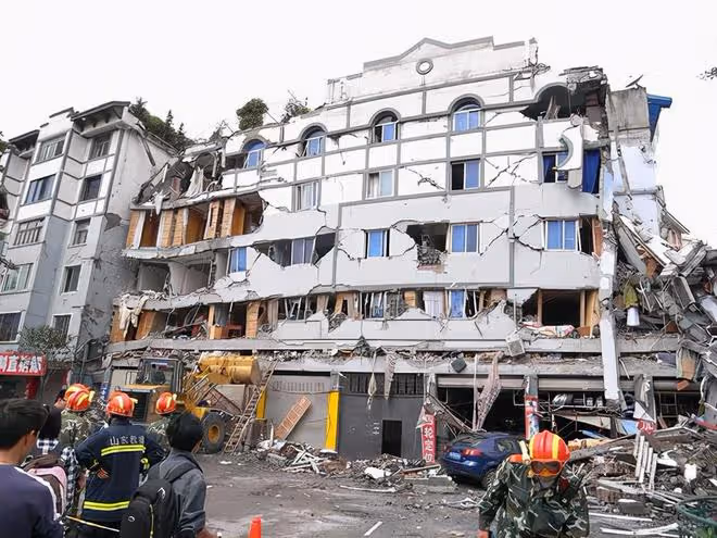 2008年的汶川地震，那位叫總理讓路的救災士兵，後來怎麼樣了？