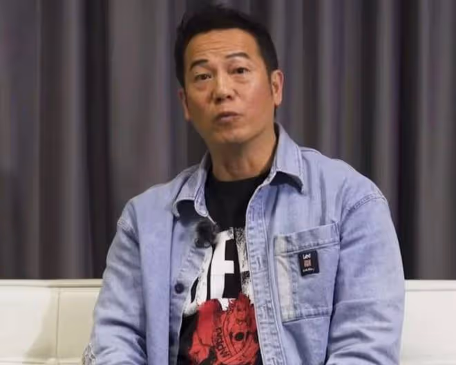 炸裂!61歲港星轉行當狗仔?曝圈內重口味大瓜,曾當紅片酬500萬
