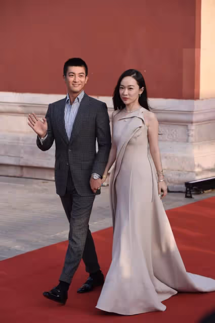 霍思燕杜江拯救受傷實驗犬,愛心善舉曝光,明星夫婦傳遞正能量