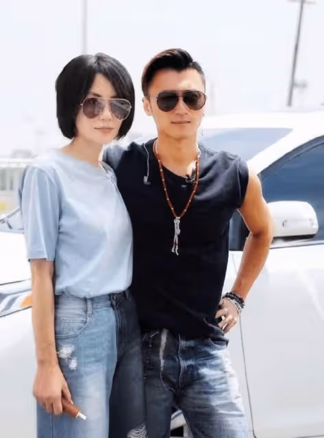 謝霆鋒談及王菲笑容難掩,情感深厚,真愛歲月可證