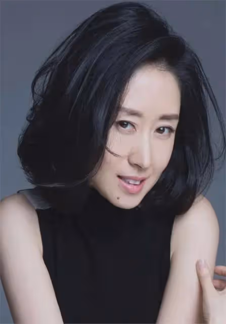 「國民大姐」劉敏濤：37歲離婚選擇凈身出戶，如今48歲怎樣了？