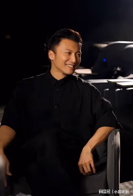 謝霆鋒回應與王菲打扮越來越像，張學友吃瓜表情好逗趣！