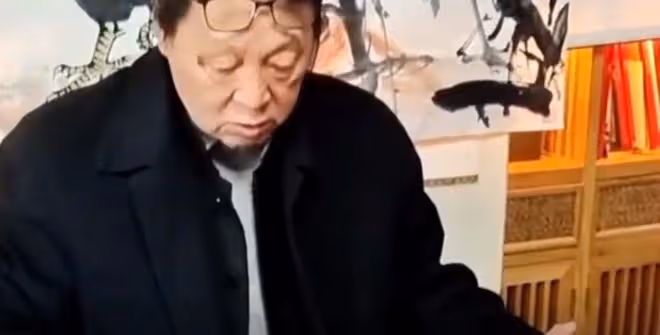 老農拆房子掉出古畫,當廢紙5塊錢賣了,如今竟成5億的鎮院之寶