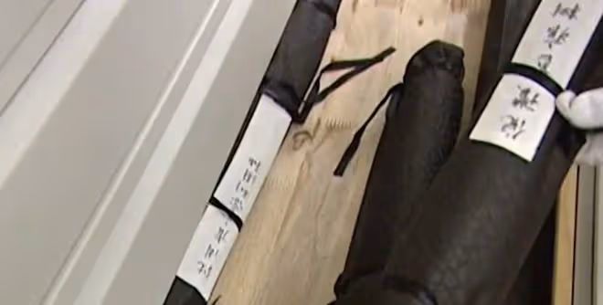 老農拆房子掉出古畫,當廢紙5塊錢賣了,如今竟成5億的鎮院之寶