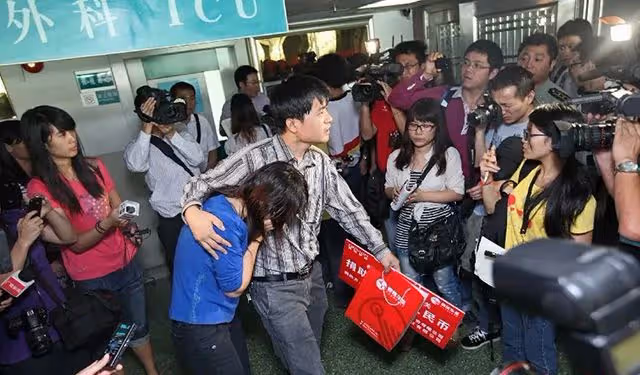 2011年女童被車碾壓,18位路人視而不見,救人的拾荒阿婆如今怎樣