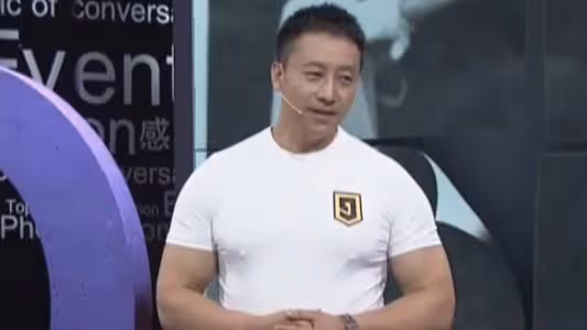回顧:出身武術世家的李旭,時薪達28萬,能用筷子穿透3毫米鋼板