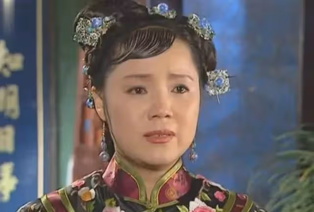 眾星發文告別《玫瑰的故事》:劉亦菲感謝了所有人,萬茜穿編織袋