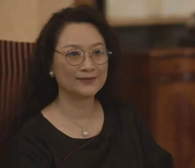 眾星發文告別《玫瑰的故事》:劉亦菲感謝了所有人,萬茜穿編織袋
