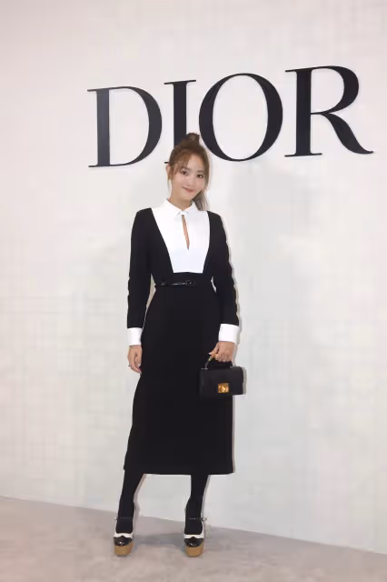 王淨為DIOR踩13公分高跟鞋俏麗亮相　劉以豪興奮見偶像