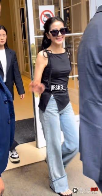 Jisoo腫一圈?「時裝周造型曝光」 絕美現況網暈船