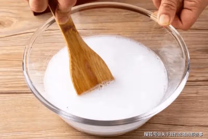 1碗澱粉6碗水，教您自製涼粉，滑嫩清涼無添加，想吃不用出去買了