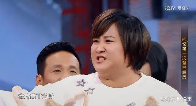 賈玲又官宣代言,宣傳片玩「上衣失蹤」,露出腹肌卻忘了遮住脖子