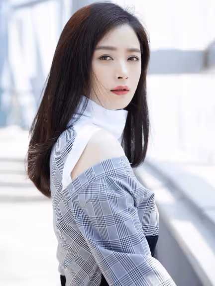 蔣欣 微胖界的扛把子！41歲身材依舊曼妙，事業更是風生水起