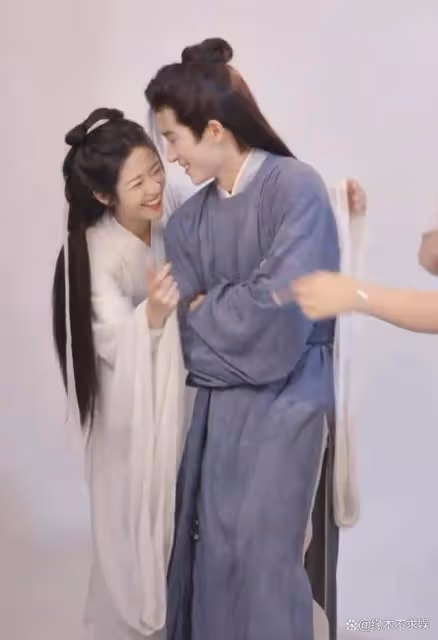 王星越向涵之住同一單元樓，疑見過家長，於正回應曝更多細節！