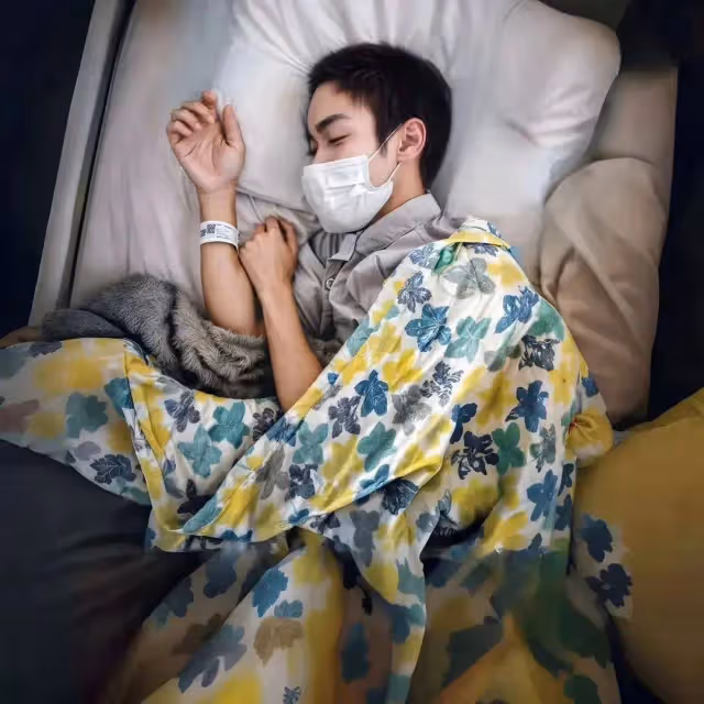 TVB男星癌症又惡化，下半身沒有知覺，吐槽住院像坐牢一樣