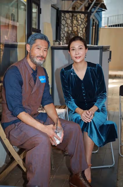 中年的吳綺莉女人味真濃，化淡妝也不寡淡，穿綠色長裙貴氣感十足