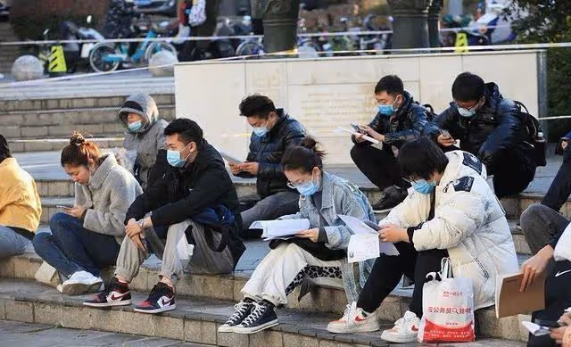 紀實34歲考編人連考6次,上岸後公婆送了輛車:感覺像在做虧心事