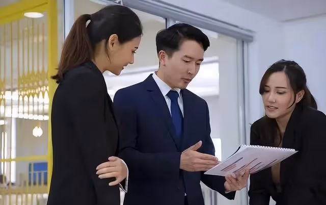 紀實34歲考編人連考6次，上岸後公婆送了輛車：感覺像在做虧心事