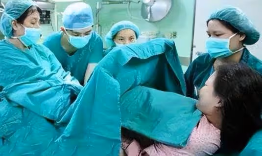 女子剛出月子,竟發現「肚裡還有一子」,醫生:當時明明只有一個