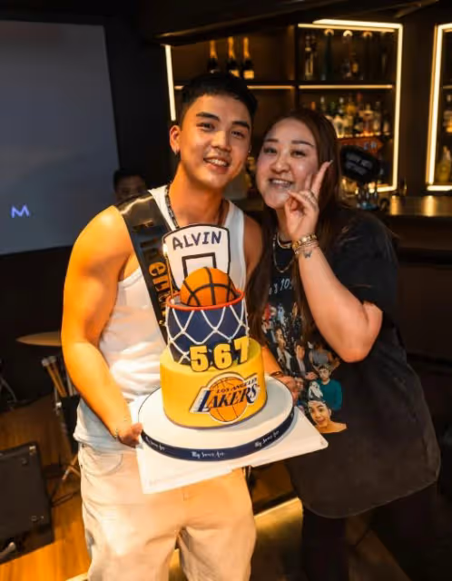 TVB男星慶生被老婆寵上天!婚後搬入丈母娘家!太太自認樣貌不佳