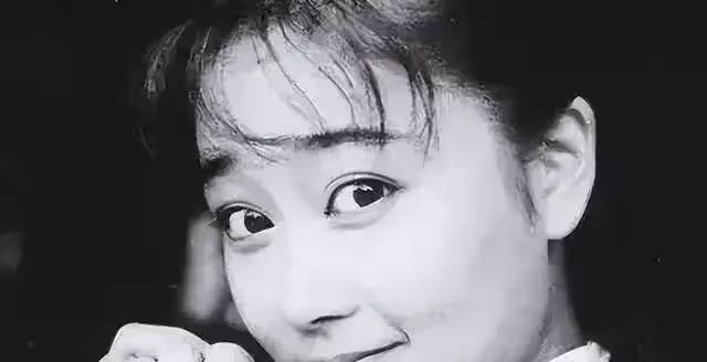 她17歲出道紅極一時,婚後卻遭閨蜜插足,43歲在家中燒炭自殺