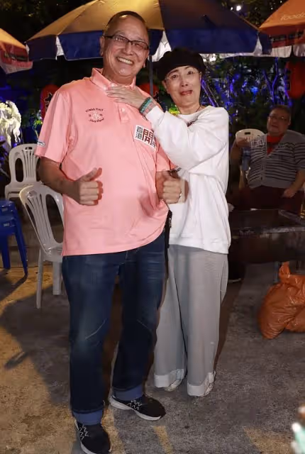 「石榴姐」苑瓊丹都快60了，但一身穿搭卻不顯老，說40歲也有人信