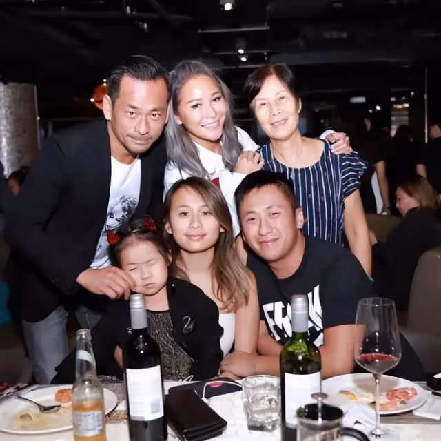 劉碧麗身材走樣顯富態,在農莊裡舉辦活動,生活比洗米嫂幸福