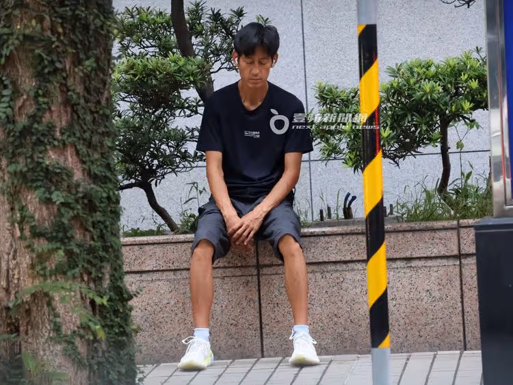 唐治平疑現蹤吉林路「掩面哭泣」　經紀人無奈：他兩天不接電話