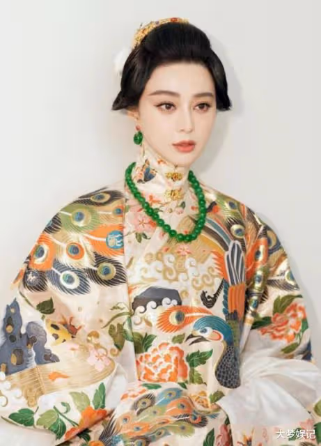 女神顏值翻車!「生圖VS精修圖」掀殘酷對比,網友一看:老了