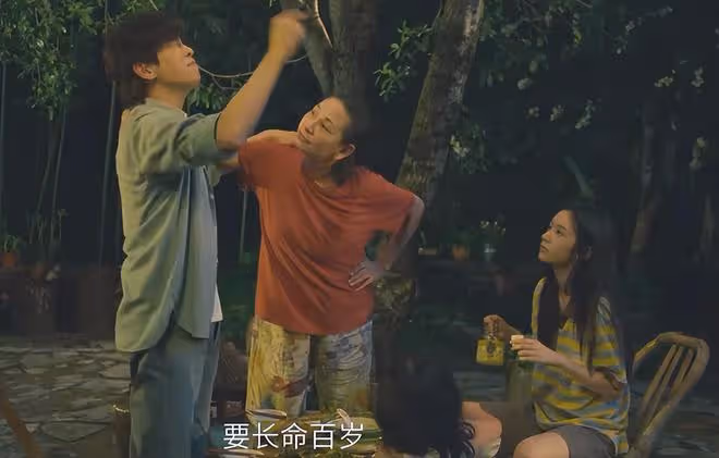 不扮嫩、不打針、人到中年演媽媽,32歲古力娜扎的清醒值得讚揚