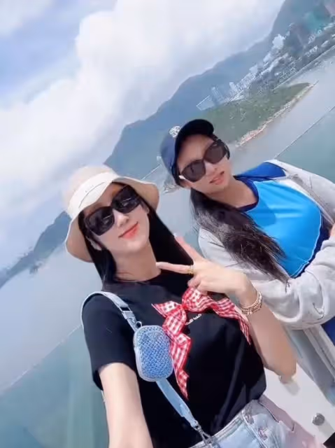 陳浩民慶祝大女兒小學畢業，12歲雅薷身高近一米七，越長越漂亮